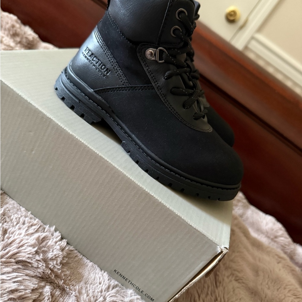 Kenneth Cole Black Footwear